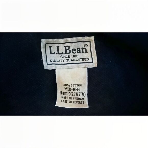 L.L. Bean Men's Navy Blue Long Sleeve Button-Down Shirt, Size M - Picture 13 of 16
